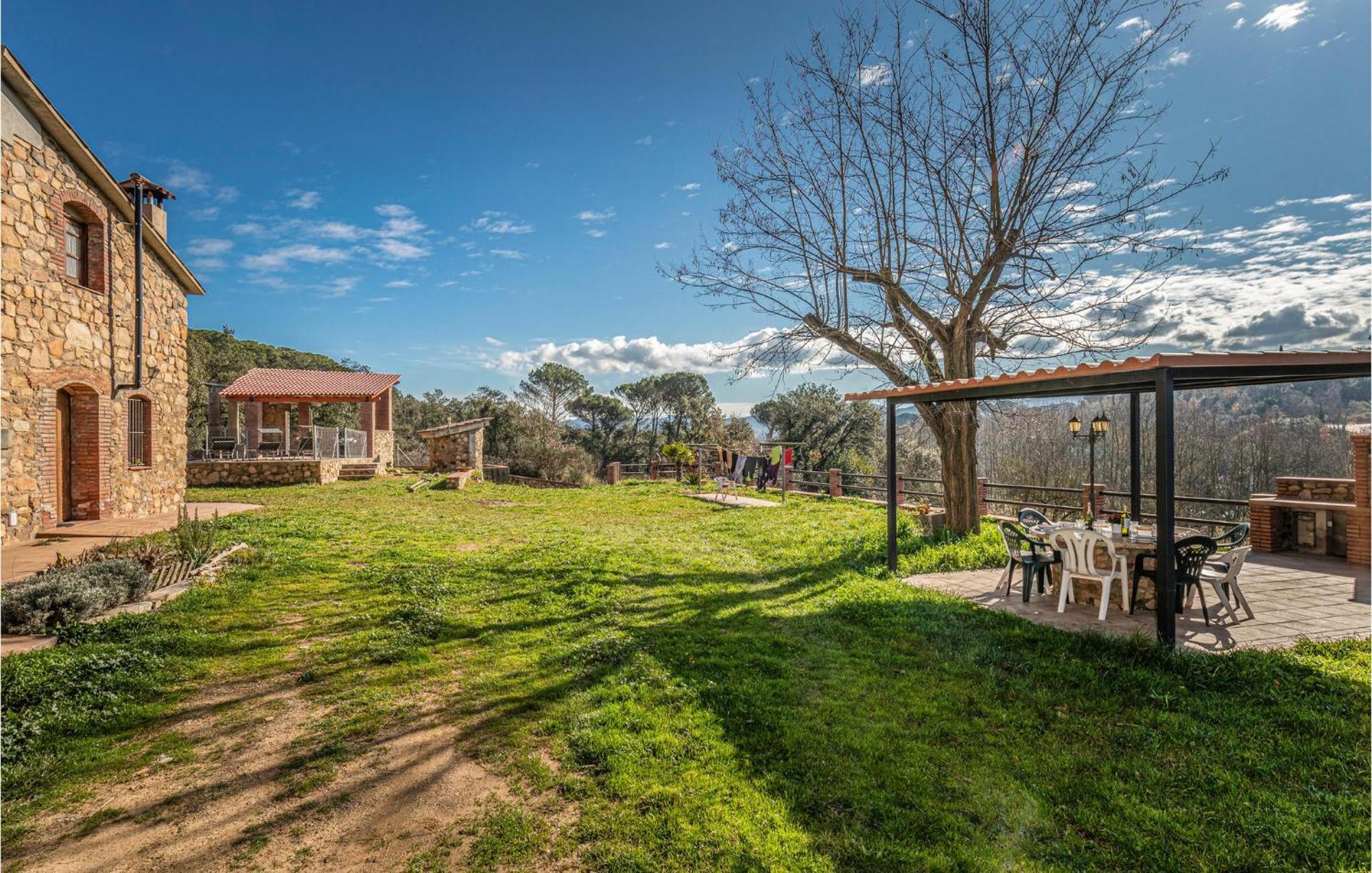 Awesome Home In Riells I Viabrea With Wifi Breda Esterno foto